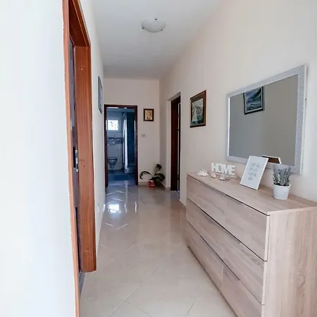 Apartment Andela